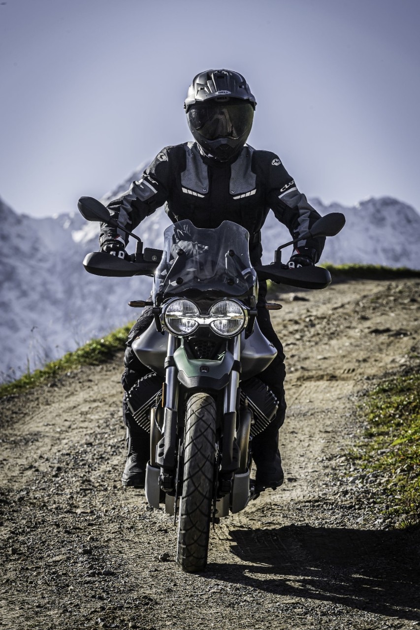 Moto Guzzi V85 TT VS Triumph Tiger 850 Sport: viaggia, guida, SOGNA